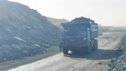 诺浩甲醇增程宽体车助力新疆矿山绿色转型