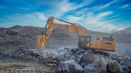 冠军出征!徐工"王牌大挖"亮相重庆砂石展