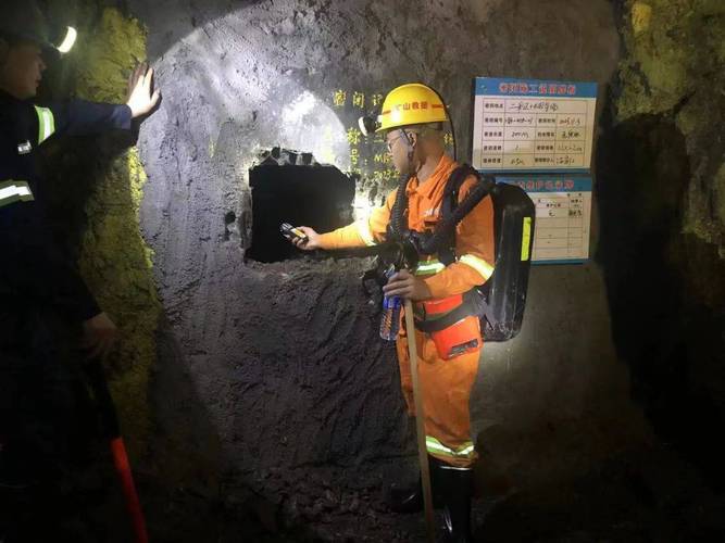 龙岩市煤矿矿山救护队 以实战演练锤炼技能 守护矿山平安