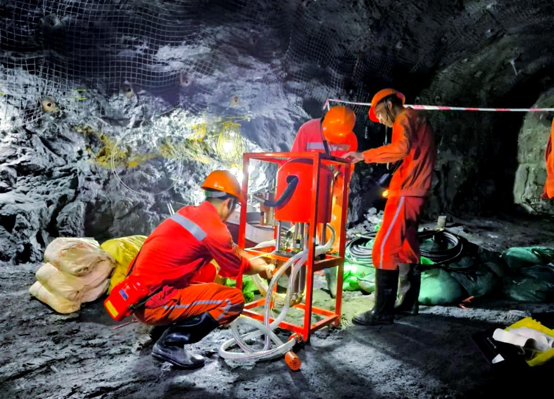 广西矿业 锚索注浆支护技术为采场安全筑起坚固防线